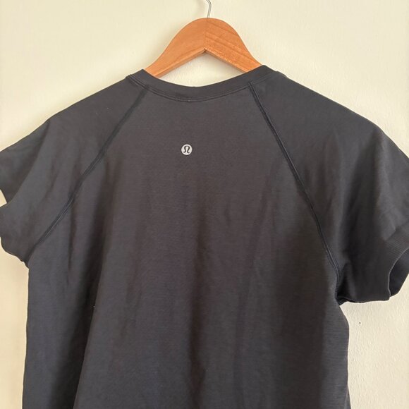 Lululemon Athletic Swiftly Tech Short Sleeve Shirt 2.0 Black Women’s Size 12 - Picture 6 of 8